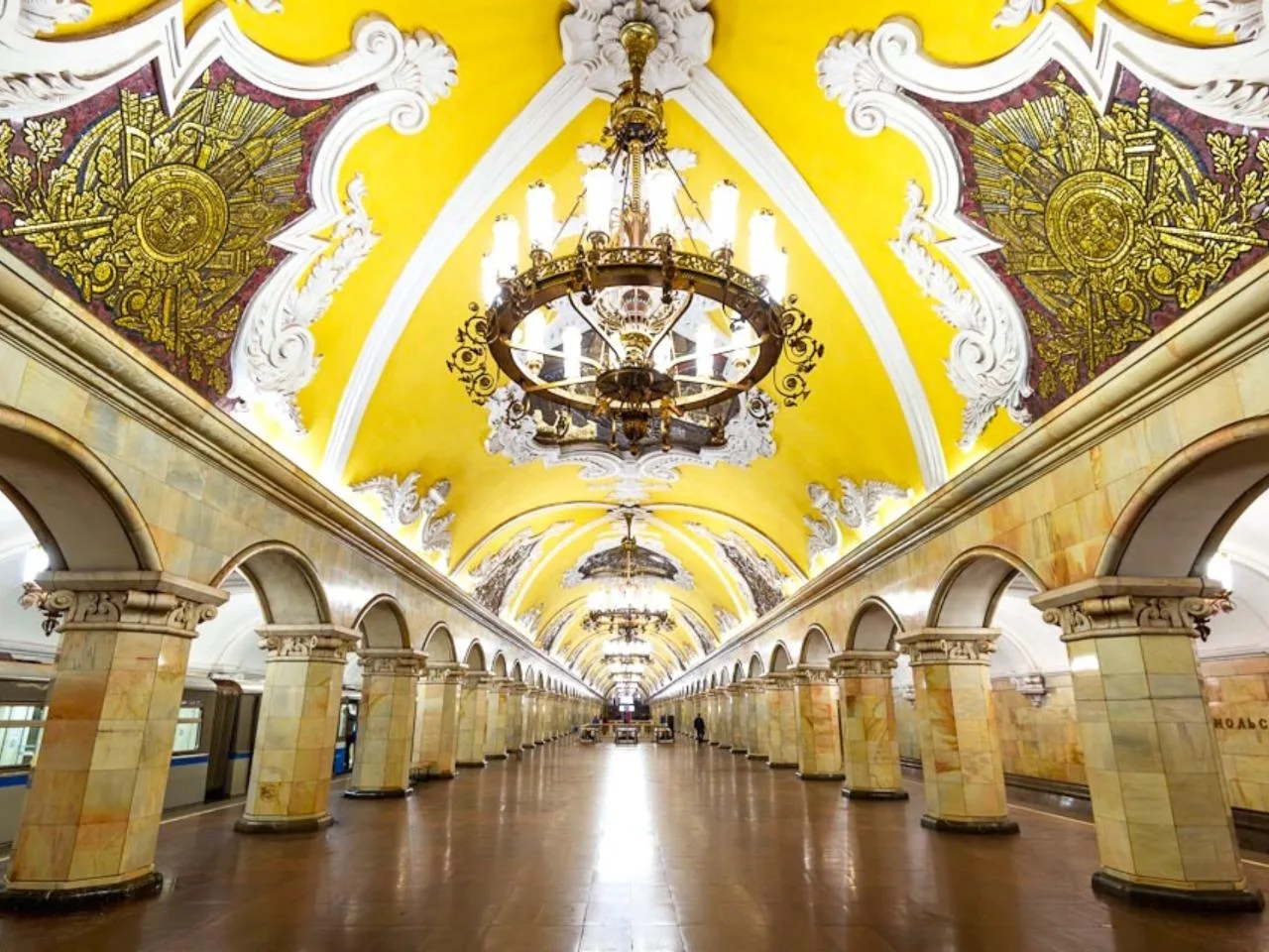 Moscow Metro & The Old Arbat Street